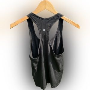 Lululemon swiftly tech racerback tank top Women’s Size 8 black